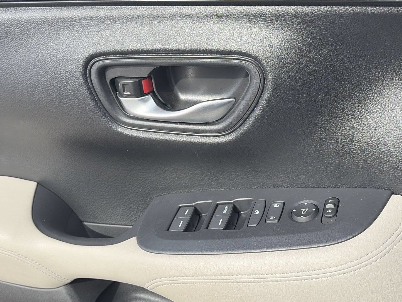 Used 2025 Honda HR-V LX image 20