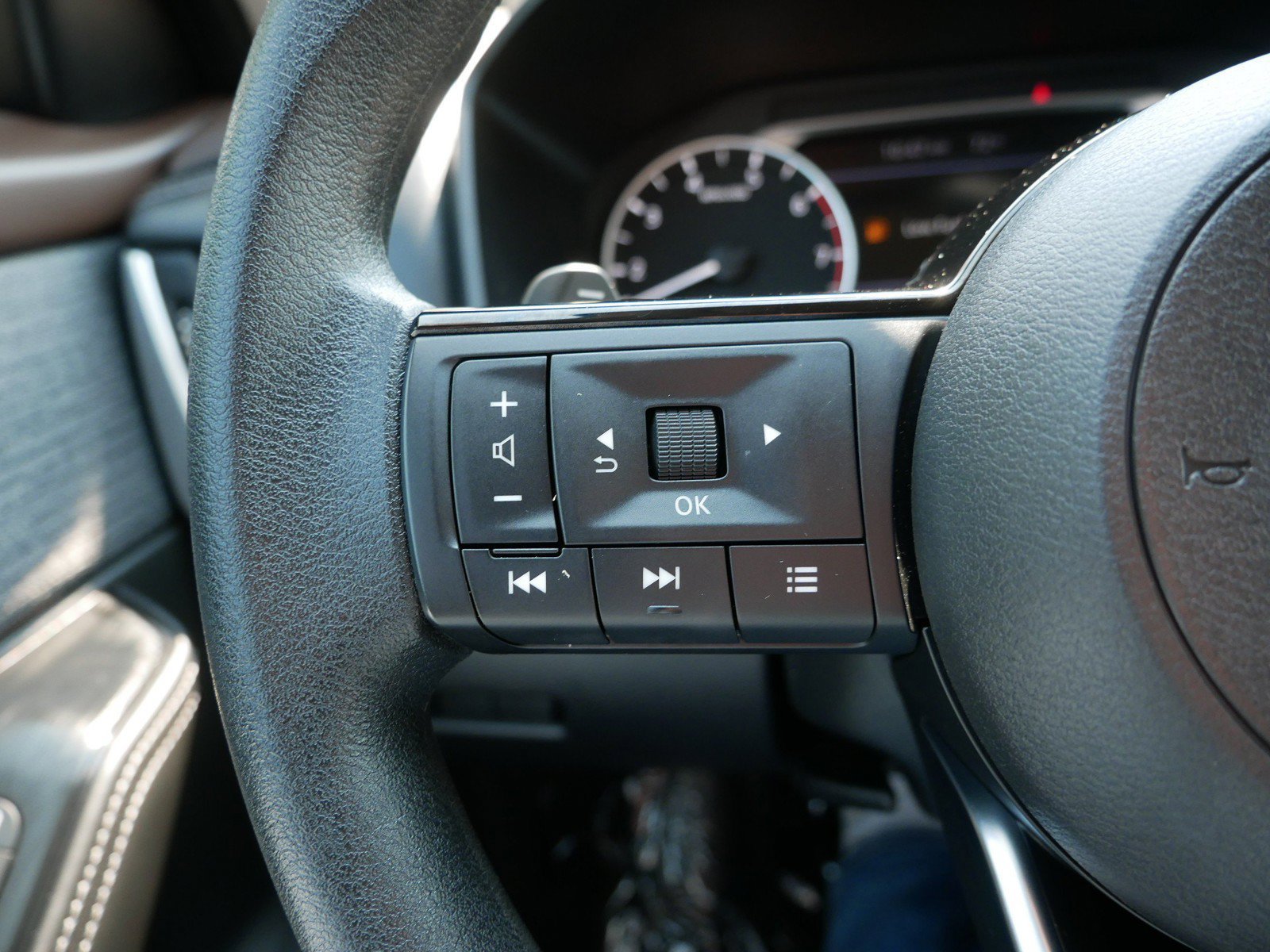 Certified 2023 Nissan Rogue SV AWD/4WD image 27