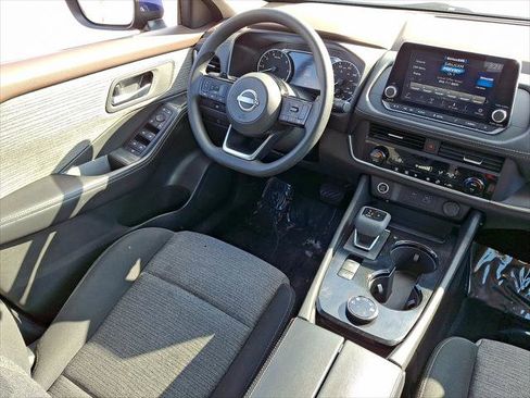 Used 2023 Nissan Rogue SV image 7