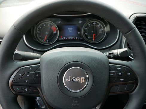 Used 2022 Jeep Cherokee Trailhawk w/ Sound & Nav Group AWD/4WD image 25