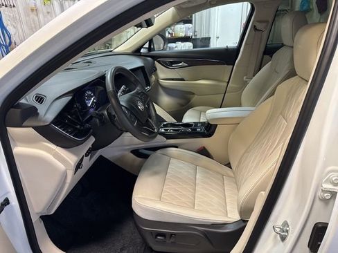 Used 2023 Buick Envision Avenir image 14