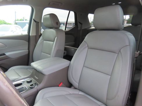 Used 2018 Chevrolet Traverse LT FWD image 44