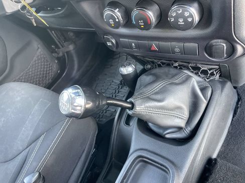 Used 2014 Jeep Wrangler Rubicon AWD/4WD image 18