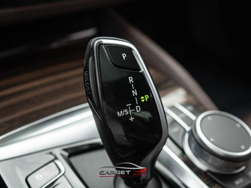 Used 2021 BMW M550i xDrive w/ Premium Package image 36