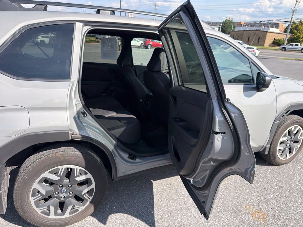 Certified 2025 Subaru Forester Premium w/ Convenience Package #2 AWD/4WD image 19