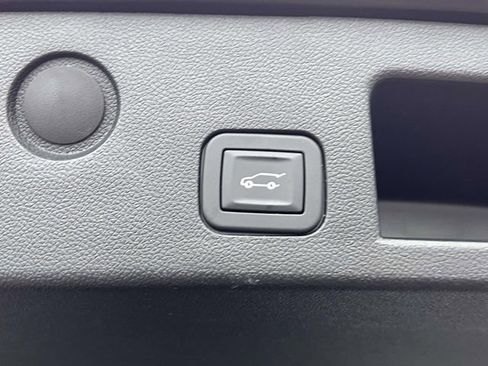 Certified 2025 Chevrolet Equinox ACTIV w/ Safety and Technology Package image 8