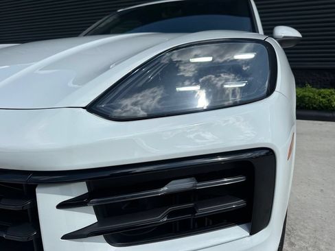 Used 2026 Porsche Cayenne S AWD/4WD image 9