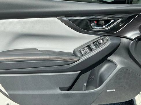Used 2019 Subaru Crosstrek 2.0i Limited w/ Moonroof Package w/Navigation AWD/4WD image 10