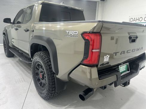 Used 2024 Toyota Tacoma TRD Off-Road w/ TRD Off Road Upgrade Package AWD/4WD image 6