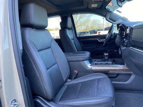 Used 2022 Chevrolet Silverado 1500 LT Trail Boss w/ LT Trail Boss Premium Package image 38