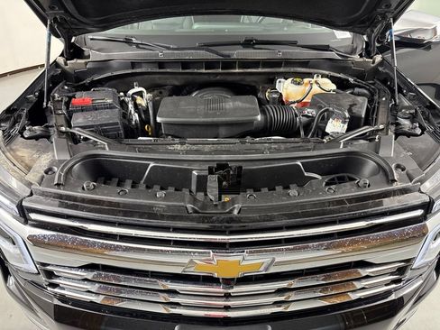 Certified 2025 Chevrolet Suburban Premier AWD/4WD image 52
