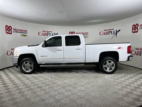 Used 2011 Chevrolet Silverado 2500 LTZ w/ LTZ Plus Package AWD/4WD image 4