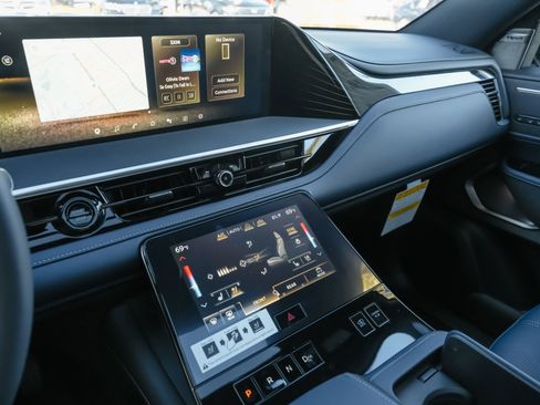 New 2026 INFINITI QX80 4WD image 11