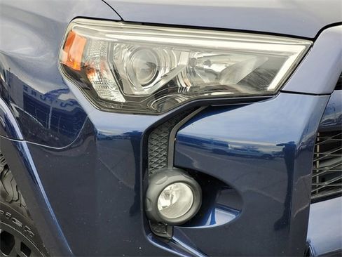 Used 2017 Toyota 4Runner SR5 image 11