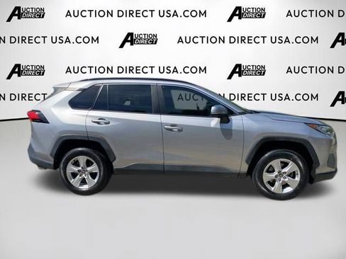 Used 2021 Toyota RAV4 XLE w/ Convenience Package image 23