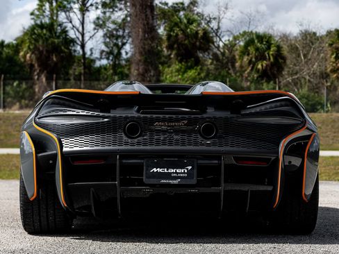 Used 2021 McLaren Elva RWD image 59