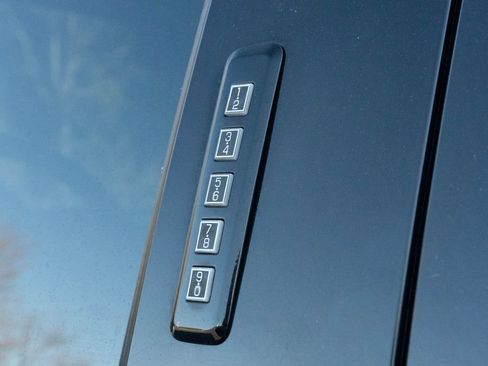 Used 2019 Ford F150 XLT w/ Equipment Group 302A Luxury image 18