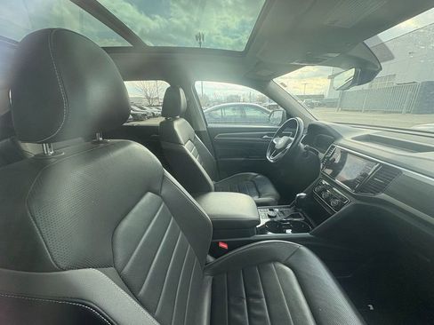 Used 2021 Volkswagen Atlas SEL Premium image 5