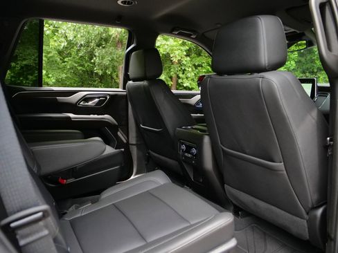 Used 2023 Chevrolet Tahoe Z71 w/ Luxury Package AWD/4WD image 34
