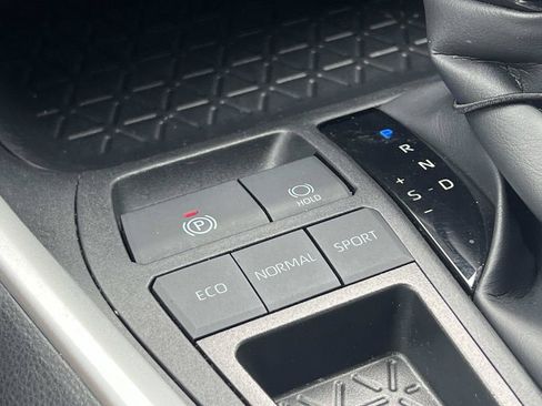 Used 2025 Toyota RAV4 LE FWD image 39
