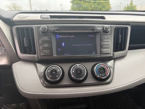 Used 2013 Toyota RAV4 LE FWD image 31