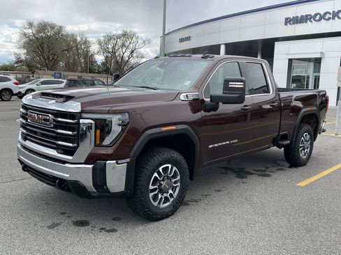 Used 2024 GMC Sierra 2500 SLE AWD/4WD image 3