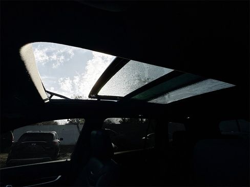 Used 2023 Cadillac XT6 Premium Luxury w/ Technology Package image 24