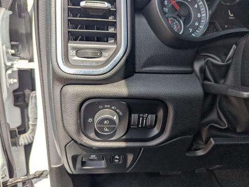 Used 2024 RAM 1500 Laramie AWD/4WD image 31