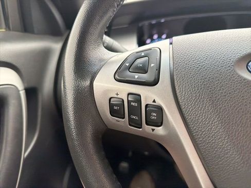 Used 2018 Ford Taurus SEL image 39