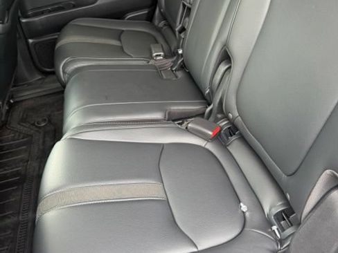 Certified 2024 Honda Pilot Touring image 6