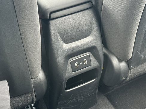 Used 2025 Hyundai Venue SEL image 14