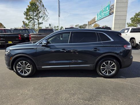 Used 2021 Lincoln Nautilus Standard w/ Equipment Group 101A image 7