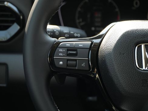 New 2025 Honda Pilot Touring image 24