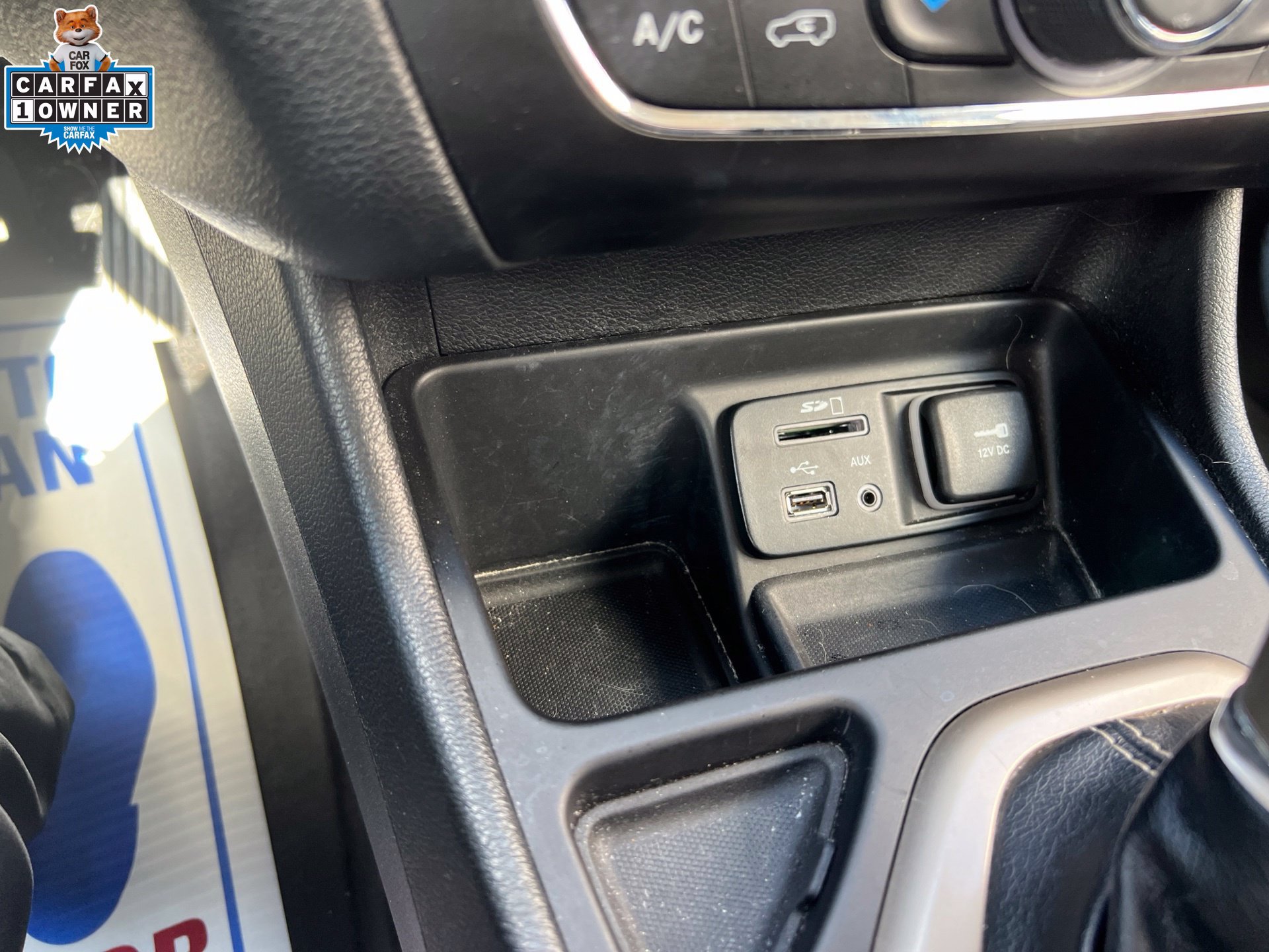 Used 2015 Jeep Cherokee Limited FWD image 22
