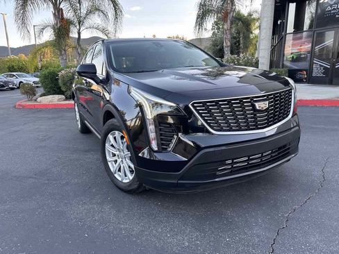 Used 2019 Cadillac XT4 Luxury image 2