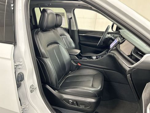 Used 2023 Jeep Grand Cherokee 4WD 4xe image 24