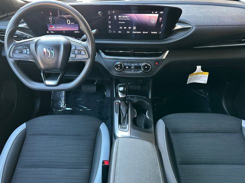 Certified 2024 Buick Envista Preferred w/ Advanced Safety Package image 16