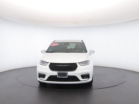 Used 2022 Chrysler Pacifica Touring-L w/ S Appearance Package image 45