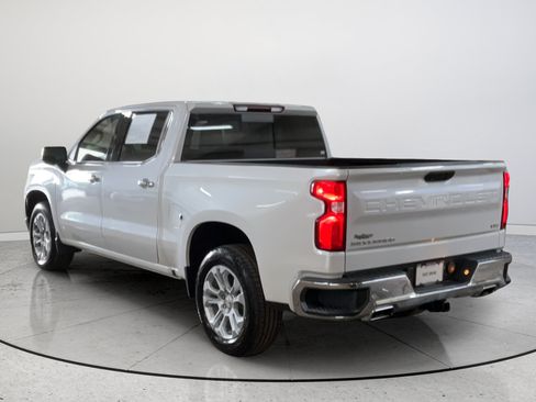 Used 2022 Chevrolet Silverado 1500 LTZ w/ LTZ Convenience Package II AWD/4WD image 9