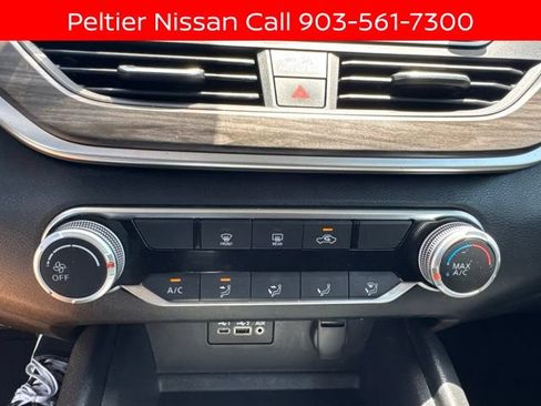Certified 2025 Nissan Altima 2.5 SV FWD image 17