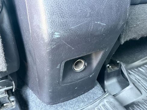 Used 2018 Toyota RAV4 Limited AWD/4WD image 32