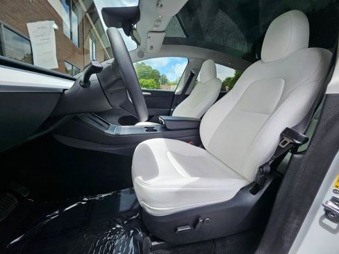 Used 2023 Tesla Model Y Long Range AWD/4WD image 37