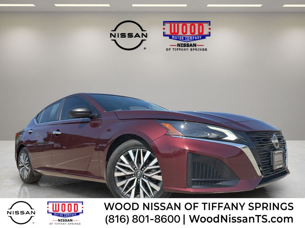 Certified 2024 Nissan Altima 2.5 SV FWD image 1