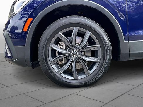 Used 2023 Volkswagen Tiguan SE image 11