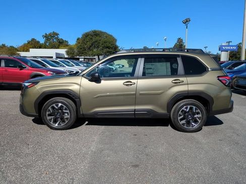 Used 2025 Subaru Forester Premium AWD/4WD image 7