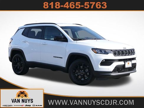 Used 2025 Jeep Compass Latitude w/ Convenience Group image 1