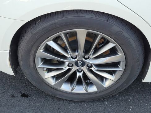 Used 2019 INFINITI Q50 Luxe w/ Essential Package (3.0T Luxe) image 6