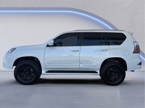 Used 2018 Lexus GX 460 w/ Navigation Package AWD/4WD image 3