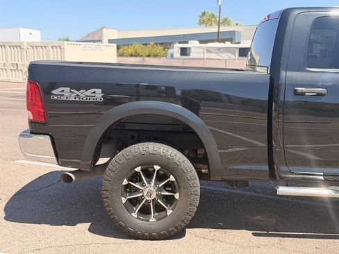 Used 2018 RAM 2500 Tradesman w/ Chrome Appearance Group AWD/4WD image 12