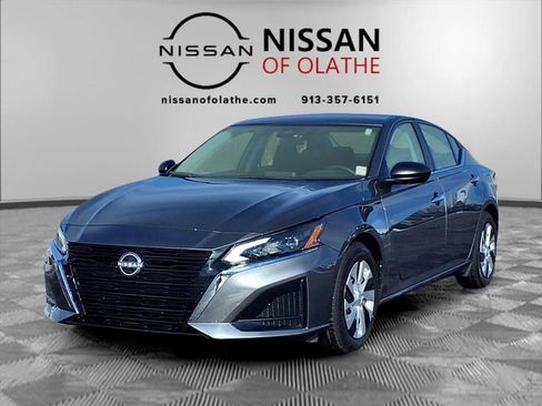Used 2025 Nissan Altima 2.5 S image 1